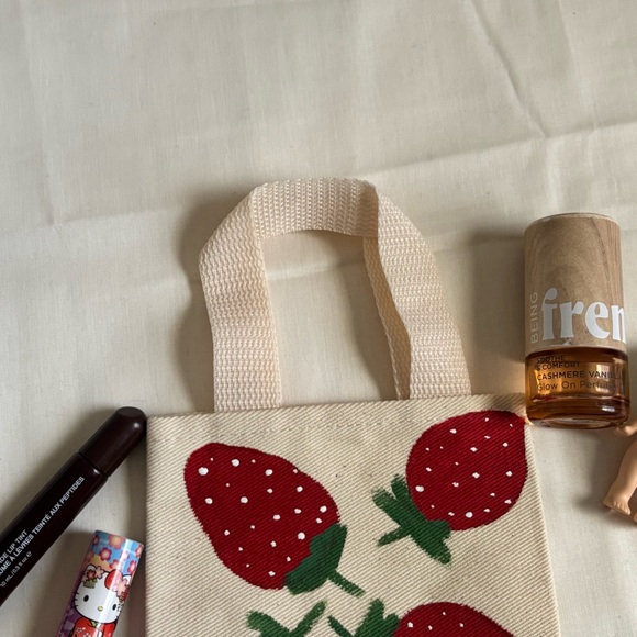 𐙚 Mini Strawberry Hand Painted Tote Bag 🍓 - Picture 2 of 5